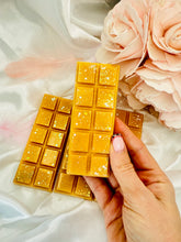 Load image into Gallery viewer, Luxurious Oud Laundry Snapbar