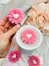 Load image into Gallery viewer, Strawberries & Cream 'Sunflower'
