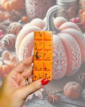 Load image into Gallery viewer, Frosted Pumpkin Snapbar