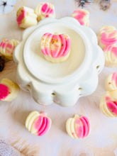 Load image into Gallery viewer, Krispy Marshmallow Treats 'Pumpkins'