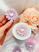 Load image into Gallery viewer, Lavender & Chamomile 'Sunflower'