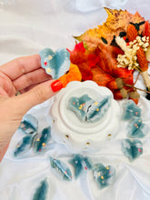 Load image into Gallery viewer, Winter Woods 'Leaves'