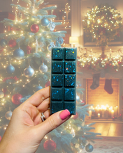 Load image into Gallery viewer, Blue Spruce & Mistletoe Snapbar