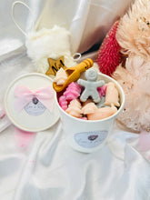 Load image into Gallery viewer, Lion & Rose Pretty Pots (Cashmere & Snowflakes)