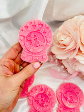 Load image into Gallery viewer, Blush Silk 'Cupid Globe'