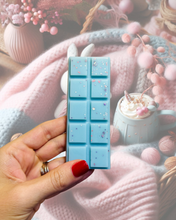 Load image into Gallery viewer, Warm Woollen Blanket Snapbar