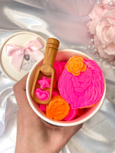 Load image into Gallery viewer, Lion & Rose Pretty Pots (Peach Bellini)