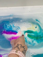 Load image into Gallery viewer, Bunny Tails Bath Bomb