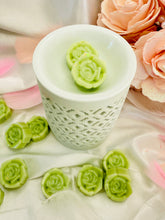 Load image into Gallery viewer, Aloe Vera & Cucumber 'Roses'