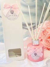 Load image into Gallery viewer, Lion & Rose Signature Reed Diffuser