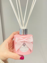 Load image into Gallery viewer, Lion & Rose Signature Reed Diffuser
