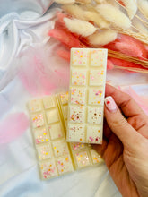 Load image into Gallery viewer, Fresh Tuberose &amp; White Wings Of Peony Snapbar
