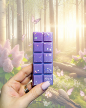 Load image into Gallery viewer, Vanilla Woods &amp; Lilac Snapbar
