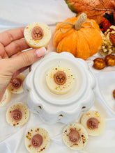 Load image into Gallery viewer, Vanilla Pumpkin 'Little Cuties'
