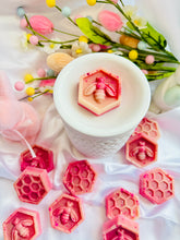 Load image into Gallery viewer, Raspberry &amp; Sandalwood 'Beehives'
