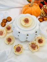 Load image into Gallery viewer, Vanilla Pumpkin 'Little Cuties'
