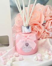 Load image into Gallery viewer, Lion &amp; Rose Signature Reed Diffuser
