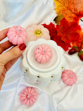 Load image into Gallery viewer, Sweet Berry Bake &#39;Chunky Pumpkin&#39;
