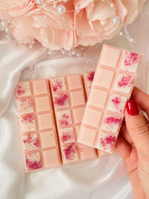 Load image into Gallery viewer, Pink Vanilla &amp; Coco Blossom Snapbar
