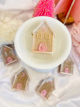 Load image into Gallery viewer, Gingerbread Dreams &#39;Cosy Cottage&#39;
