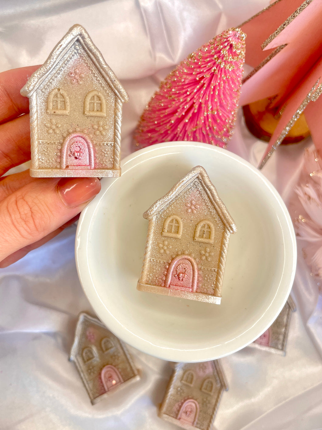 Gingerbread Dreams 'Cosy Cottage'