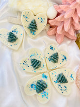 Load image into Gallery viewer, Blue Spruce &amp; Mistletoe &#39;Heart Slab&#39;
