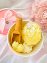 Load image into Gallery viewer, Lion &amp; Rose Pretty Pots (Lemon Sherbet)
