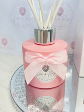 Load image into Gallery viewer, Lion &amp; Rose Signature Reed Diffuser
